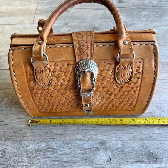 Vintage Leather Handmade Tooled Buckle Shoulder Hand Bag - Picture 13 of 14